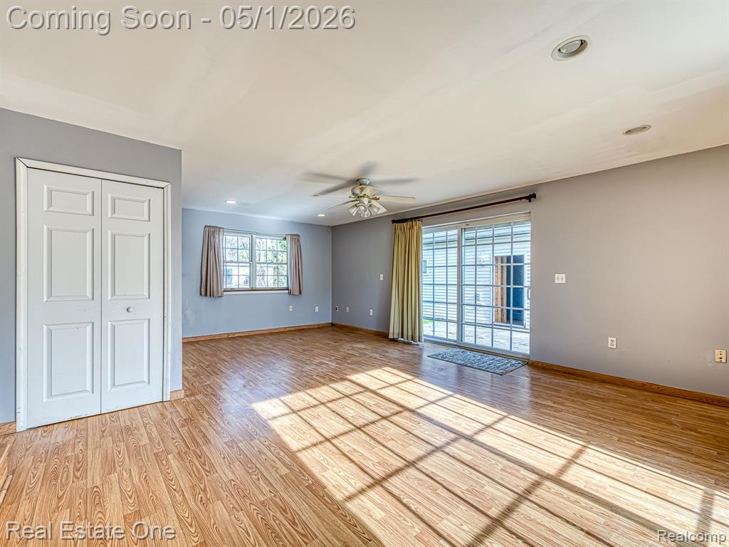 18338 Olmstead Riverview, MI 48193 - Photo 11 of 28