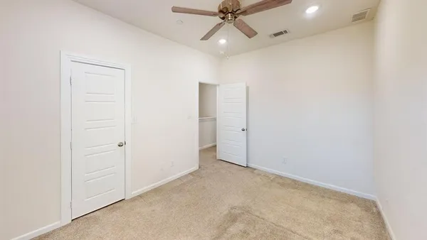 $2,575 | 16164 Doe Lk Drive, Frisco, TX 75033