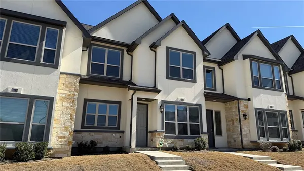 $2,575 | 16164 Doe Lk Drive, Frisco, TX 75033