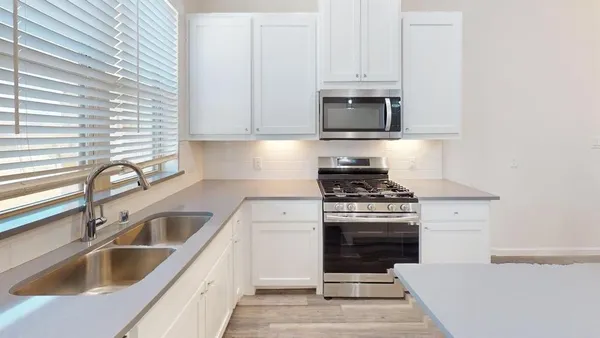 $2,575 | 16164 Doe Lk Drive, Frisco, TX 75033