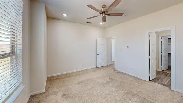 $2,575 | 16164 Doe Lk Drive, Frisco, TX 75033