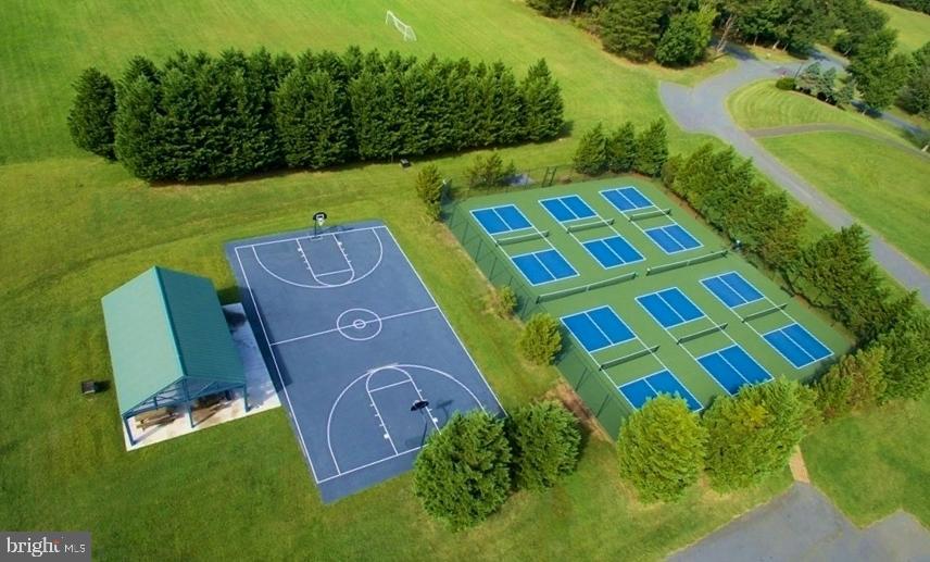 Field Circle Spotsylvania, VA 22551 - Photo 15 of 40