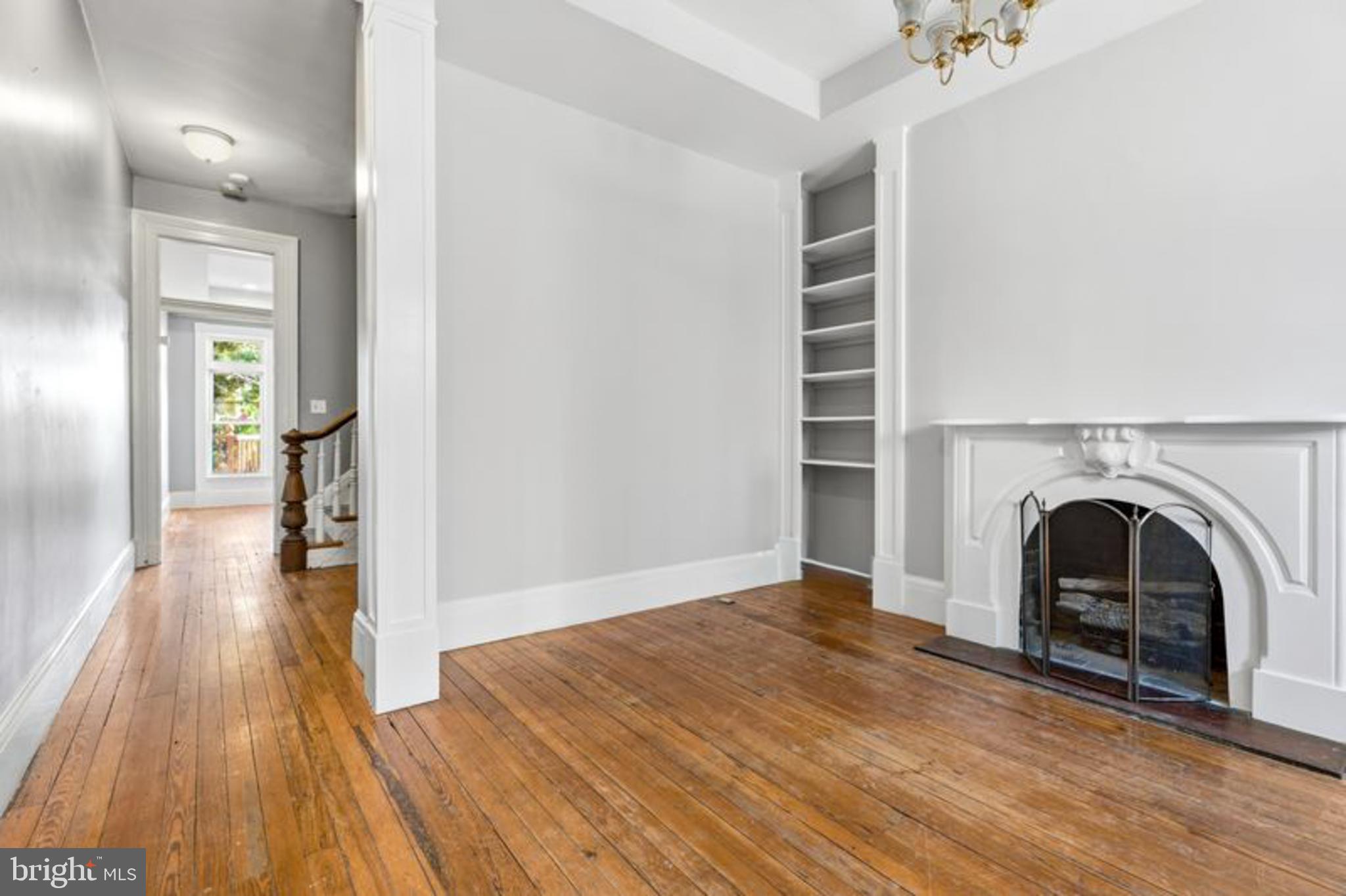 2033 East Pratt Street Baltimore, MD 21231 - Photo 14 of 61 a view of livingroom with washer and dryer