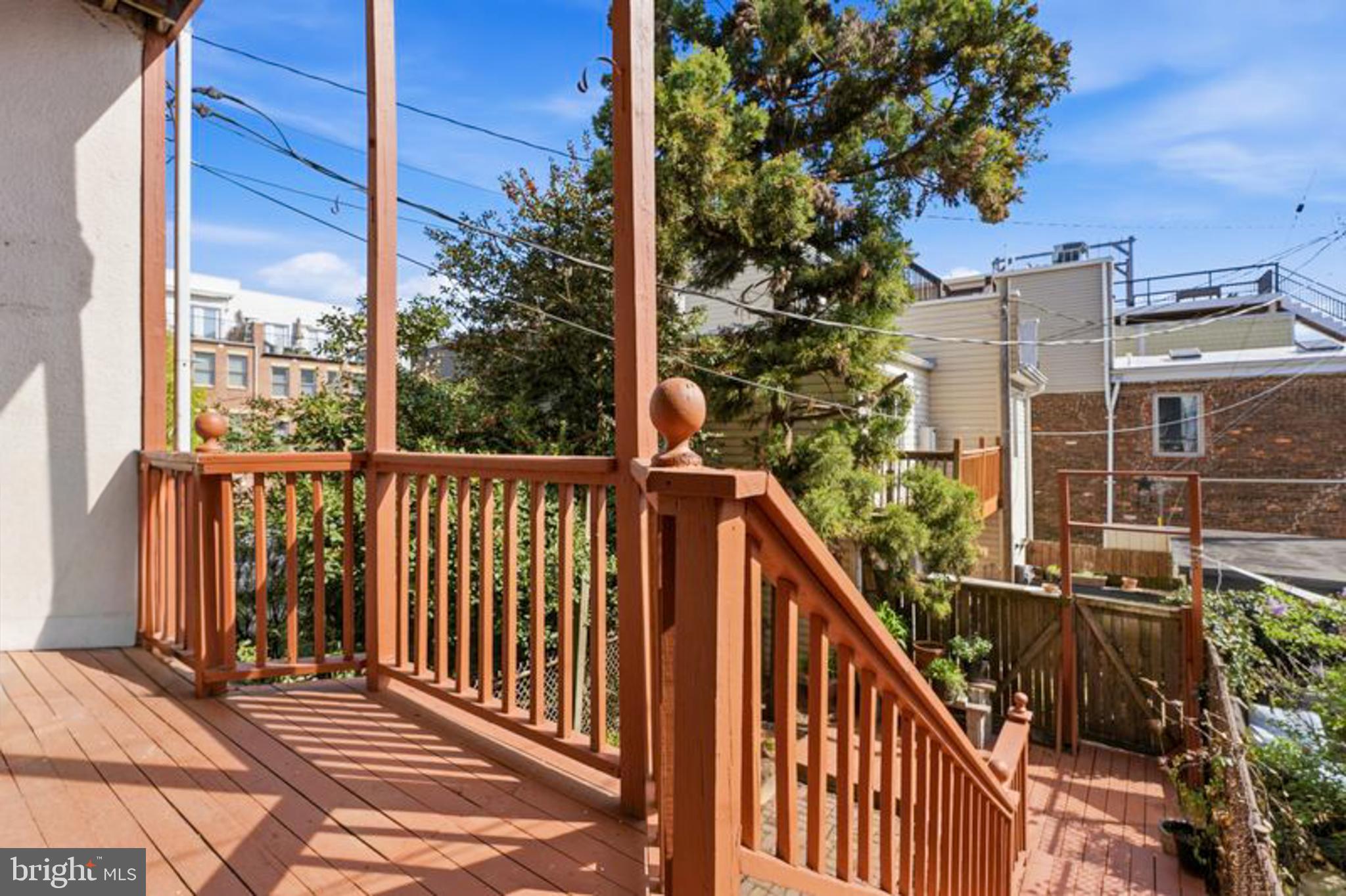2033 East Pratt Street Baltimore, MD 21231 - Photo 23 of 61 a view of balcony with furniture