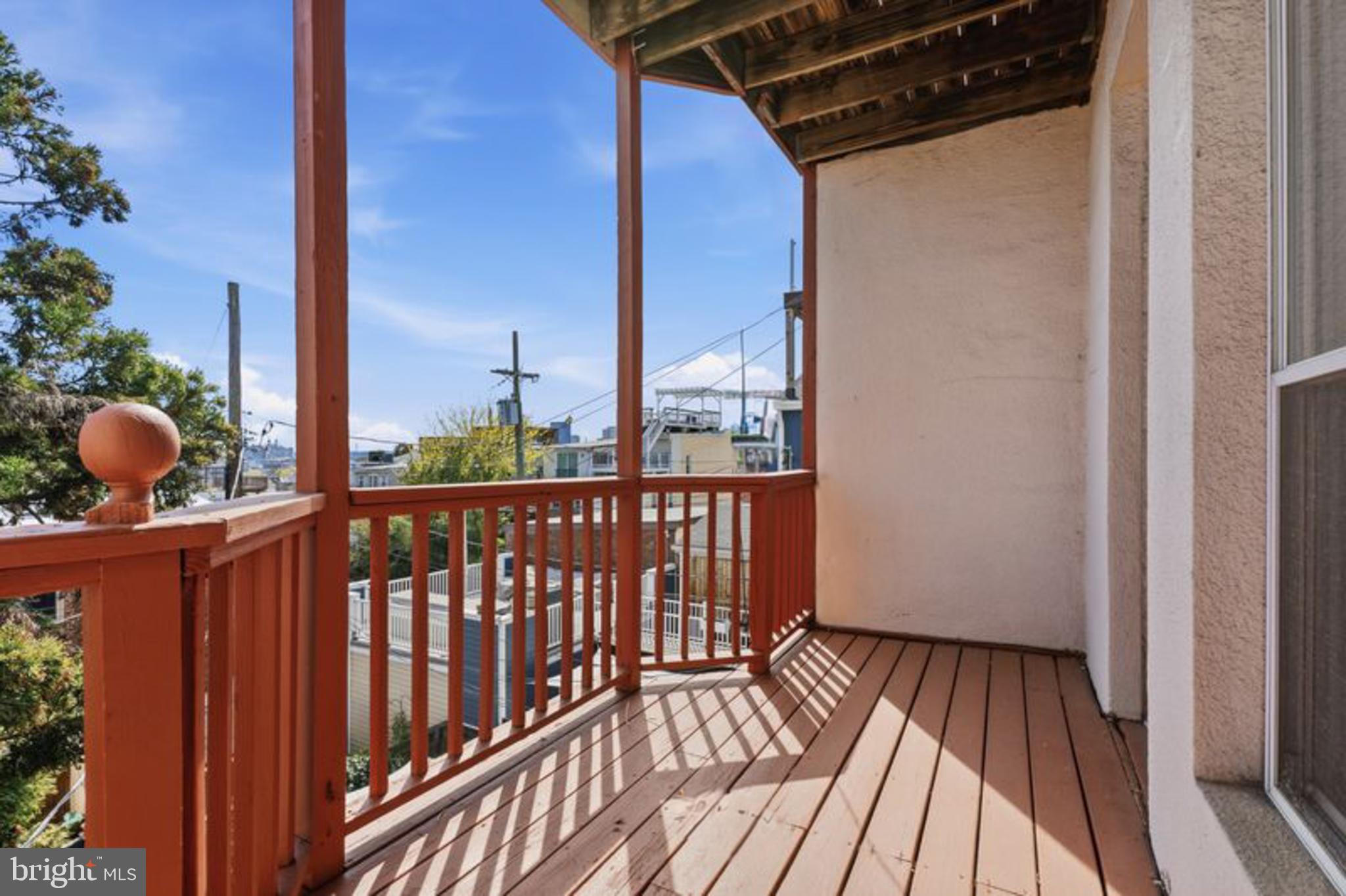 2033 East Pratt Street Baltimore, MD 21231 - Photo 31 of 61 a view of balcony with furniture