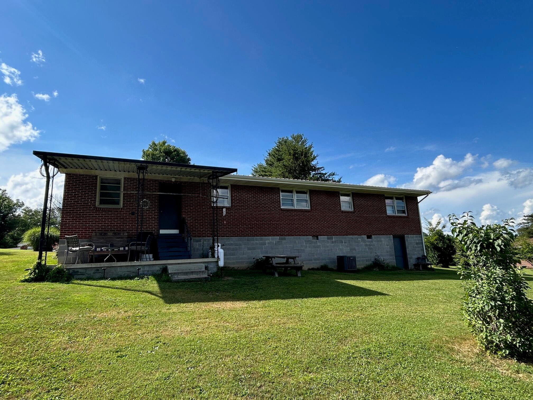 161 Alderson Heights Road Alderson, WV 24910 - Photo 4 of 32 Gallery Image 4