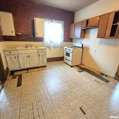 $99,990 | 1121 North Benedict Street, Chillicothe, IL 61523