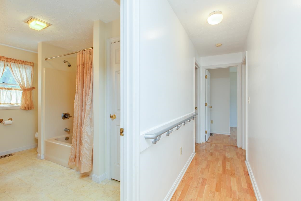 40 Ruth Avenue Manchester, NH 03109 - Photo 23 of 40