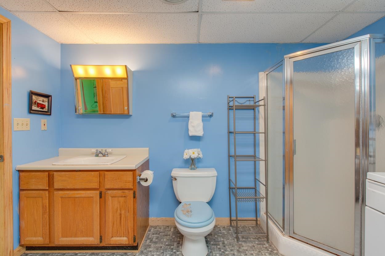 40 Ruth Avenue Manchester, NH 03109 - Photo 25 of 40