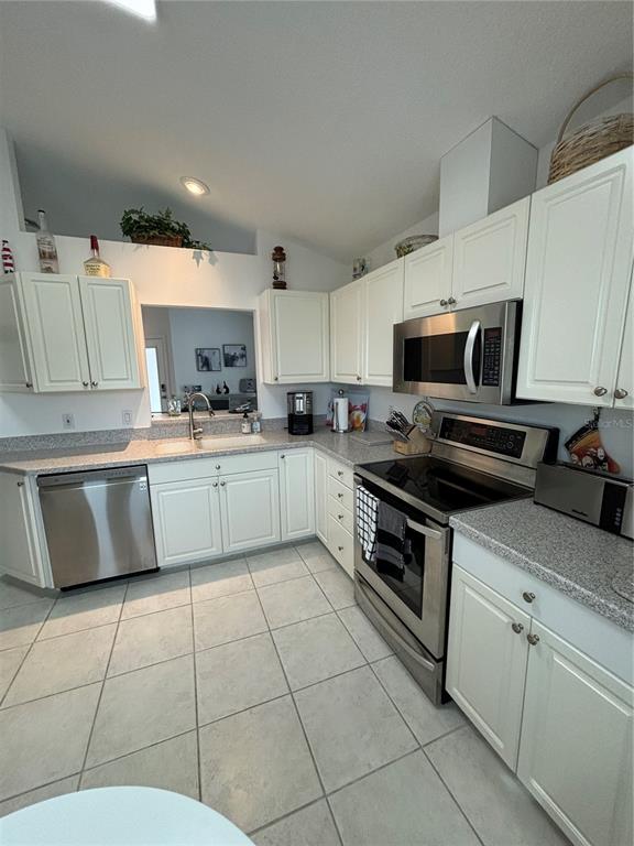 1332 Capri Isles Boulevard Venice, FL 34292 - Photo 11 of 30