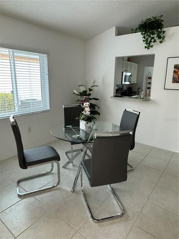 1332 Capri Isles Boulevard Venice, FL 34292 - Photo 3 of 30