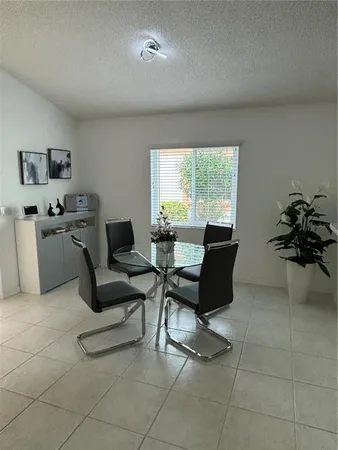 $4,500 | 1332 Capri Isles Boulevard, Venice, FL 34292