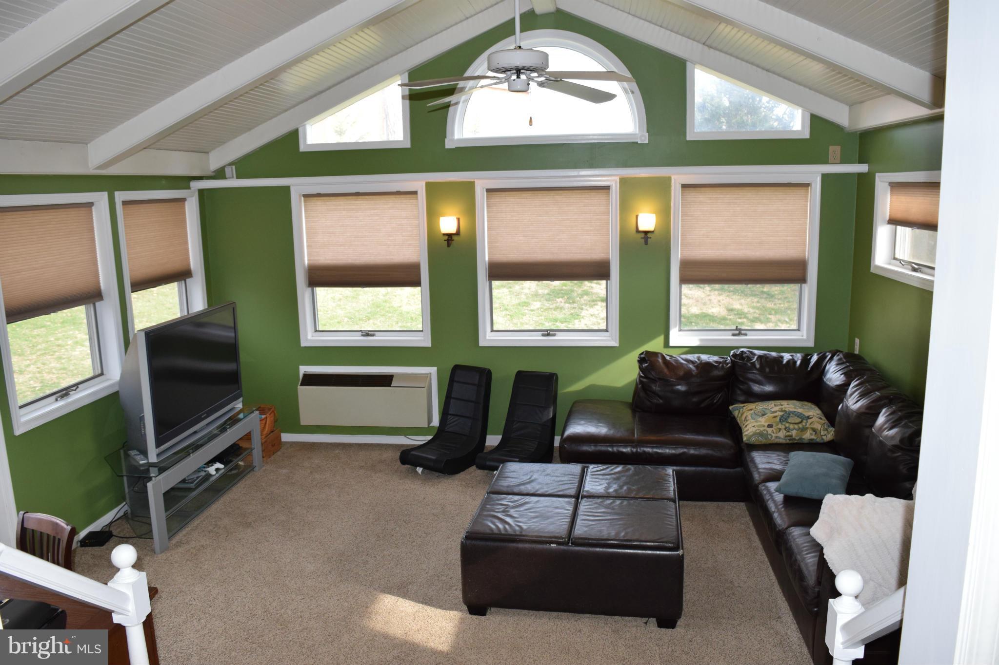 18818 Rolling Road Hagerstown, MD 21742 - Photo 11 of 23 Family Room