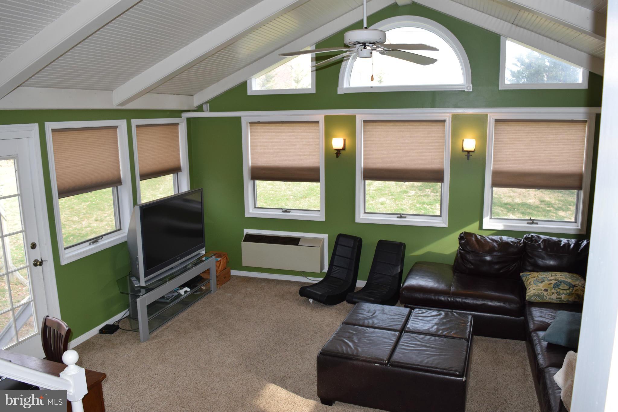 18818 Rolling Road Hagerstown, MD 21742 - Photo 12 of 23 Family Room