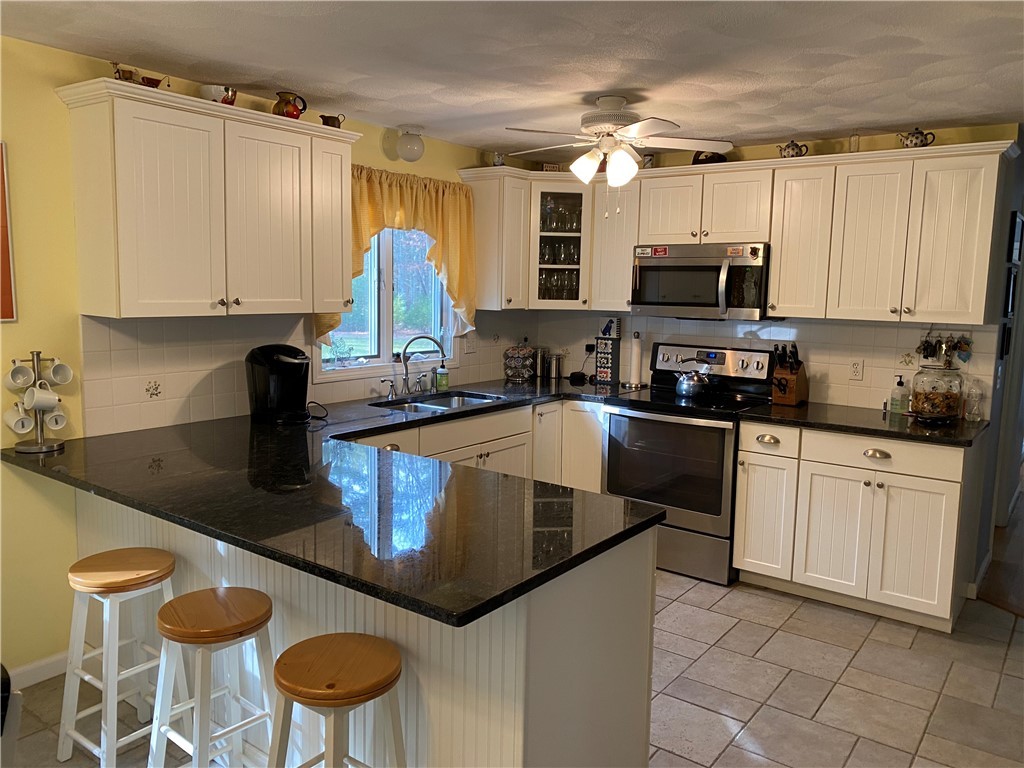 21 Widow Sweets Road Exeter, RI 02822 - Photo 5 of 50