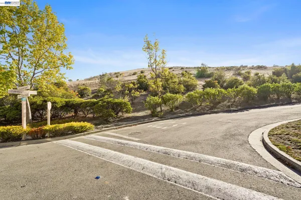 $3,850 | 493 South Clovercrest Lane, San Ramon, CA 94582