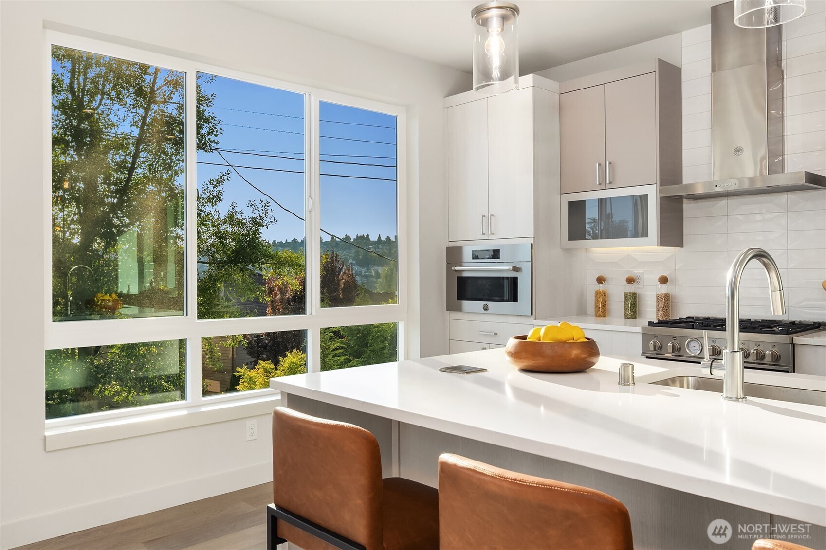 4570 22nd Avenue Southwest Seattle, WA 98106 - Photo 14 of 36