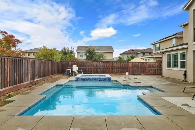 $799,900 | 17234 Hidden Pond Place, Lathrop, CA 95330