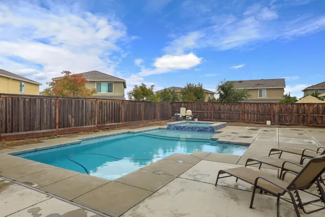 $799,900 | 17234 Hidden Pond Place, Lathrop, CA 95330
