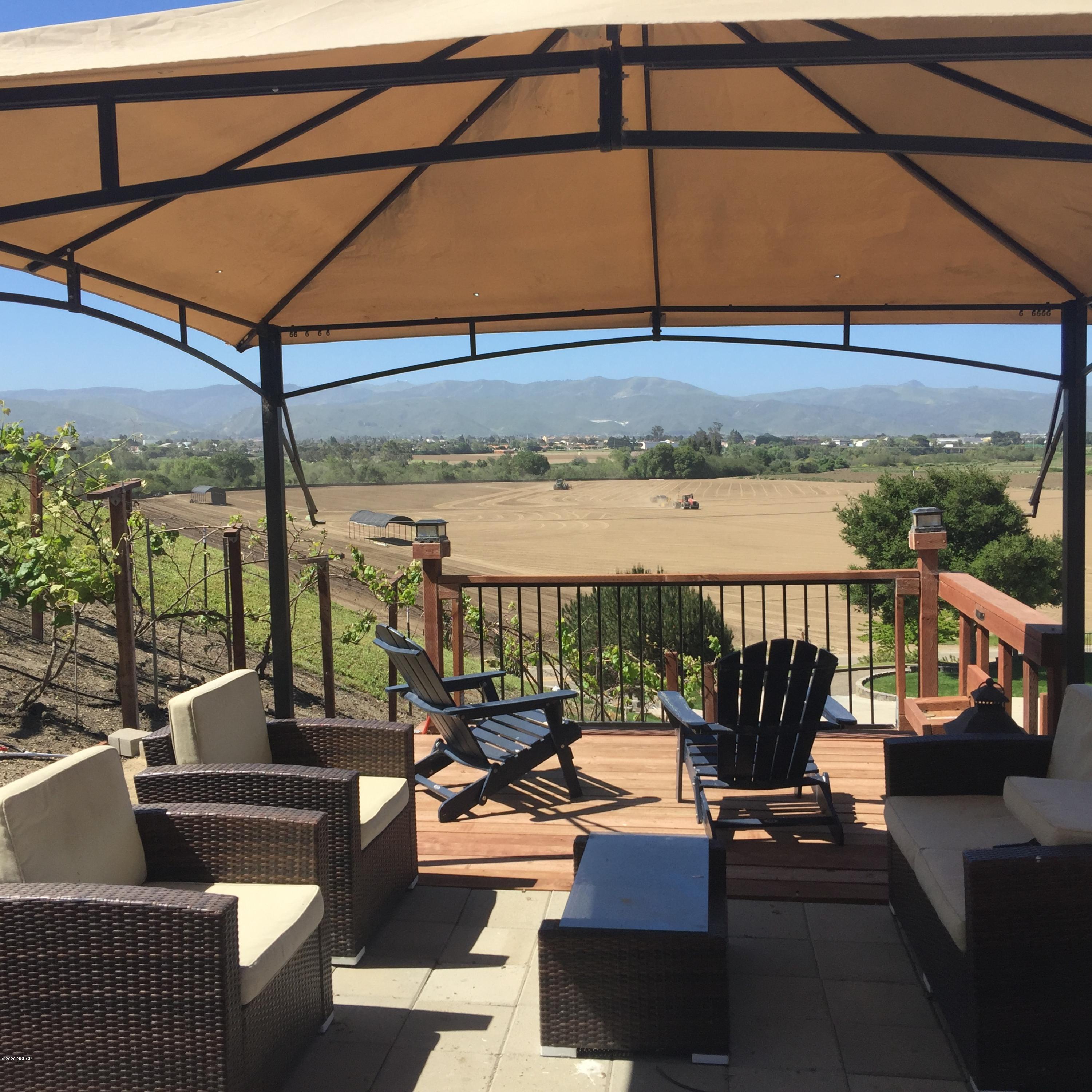 2610 Le Valley Road Lompoc, CA 93436 - Photo 23 of 36 a view of balcony with couch and chairs