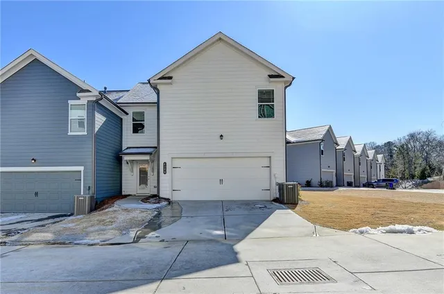 a house view with a outdoor space