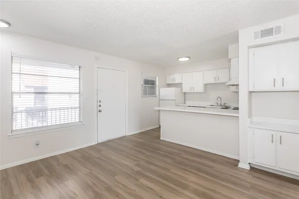 $769 | 6010 North Lamar Boulevard, Unit 219, Austin, TX 78752