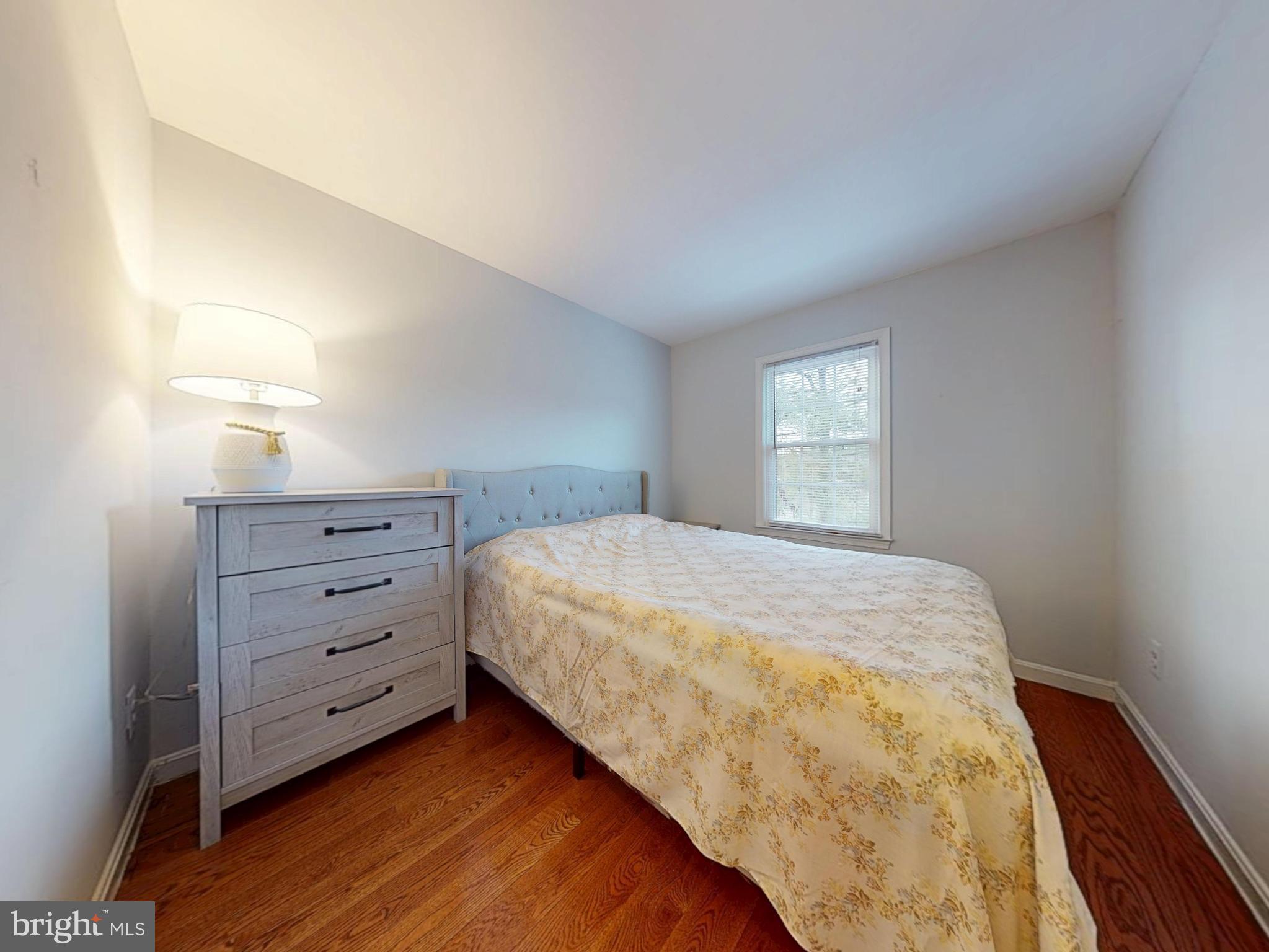 7302 Rolling Oak Lane Springfield, VA 22153 - Photo 15 of 36 Flrst floor bedroom 2