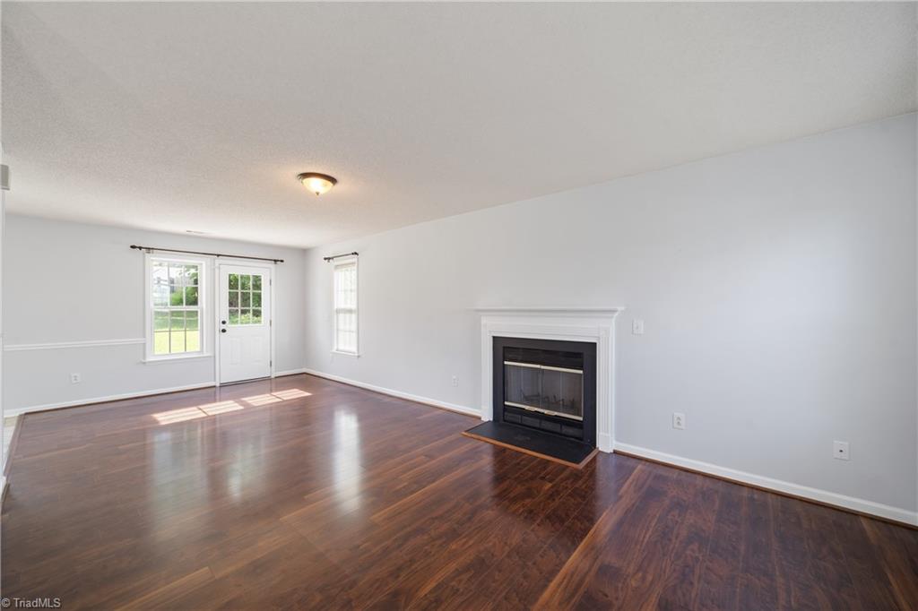 5407 Hundley Road Winston-Salem, NC 27106 - Photo 4 of 31