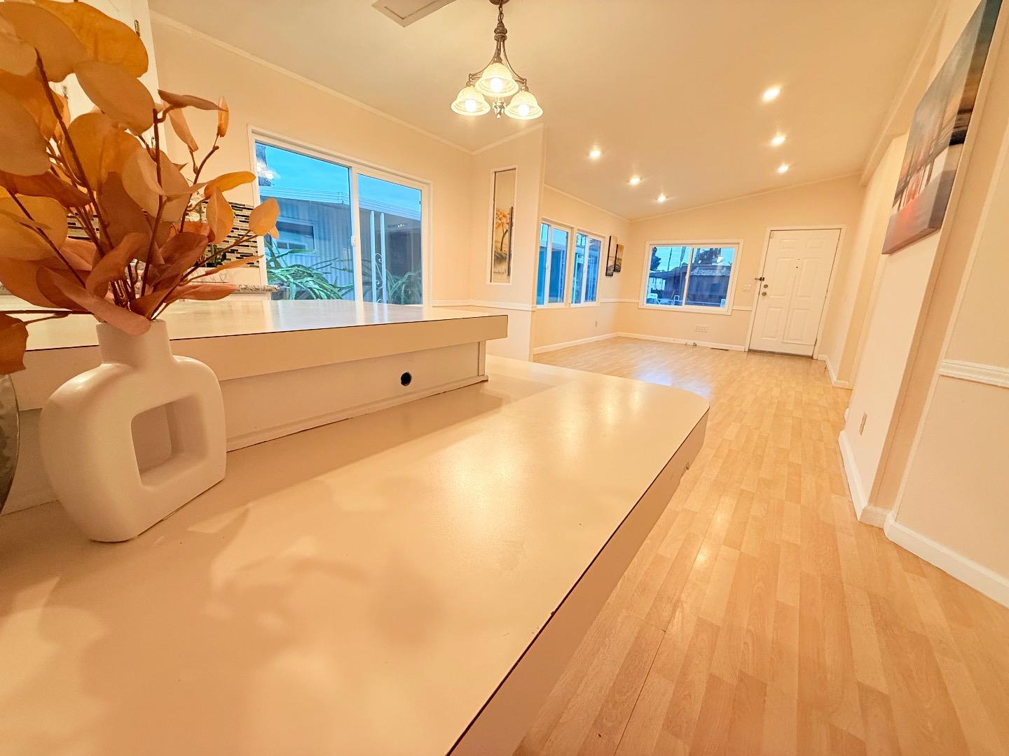 411 Lewis Road, Unit 335 San Jose, CA 95111 - Photo 8 of 27 a spacious bathroom with a tub