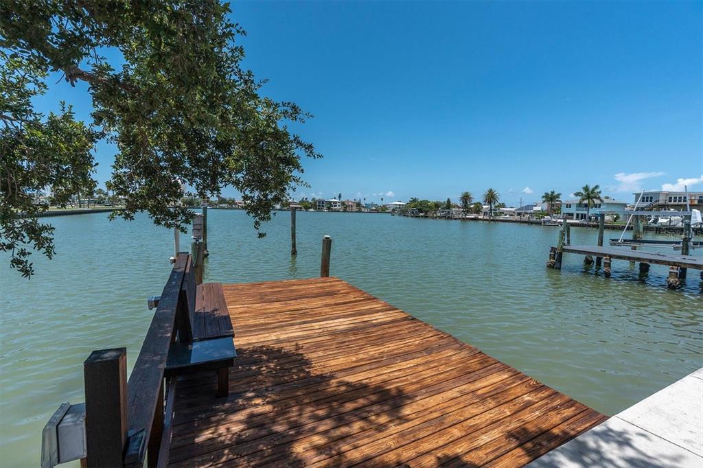 16102 4th Street East Redington Beach, FL 33708 - Photo 4 of 60