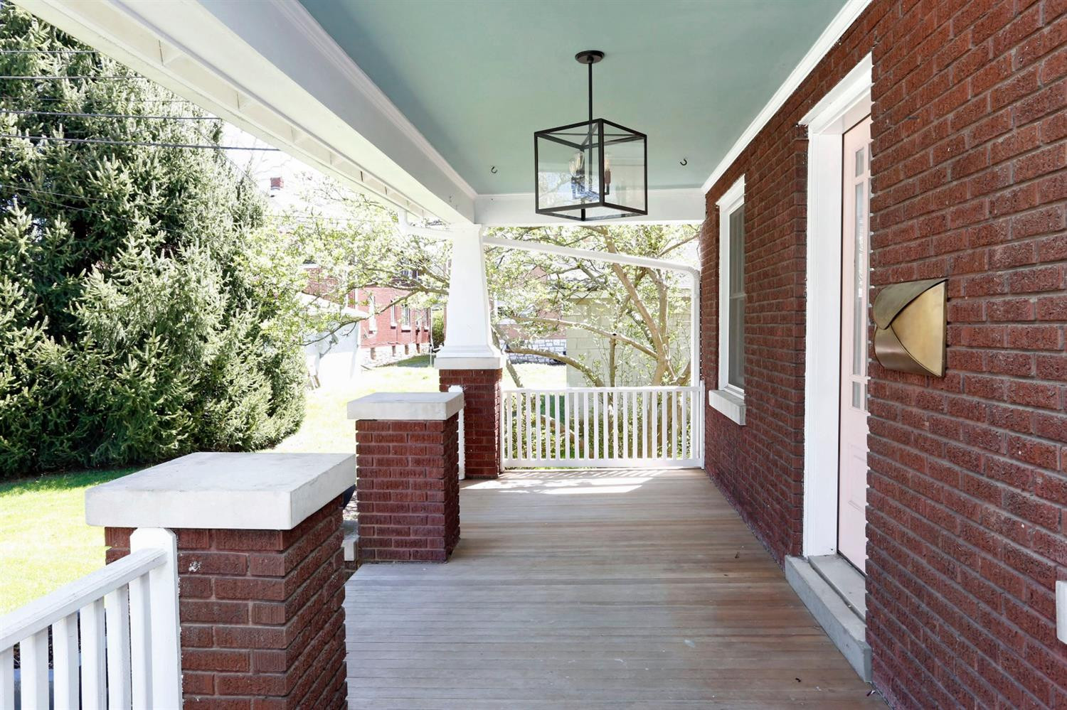 1206 Slashes Road Lexington, KY 40502 - Photo 2 of 31 Listing Photo