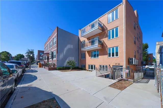 $825,000 | 1725 68th Street, Unit 1F | Bensonhurst