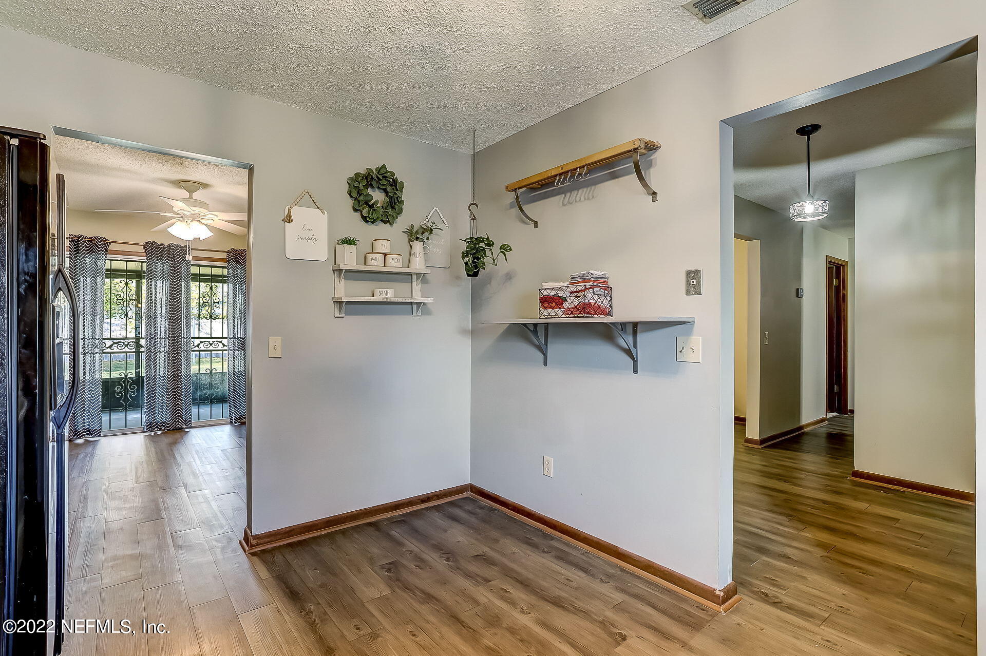 5255 Clarendon Road Jacksonville, FL 32205 - Photo 17 of 42 Kitchen with room for dining table
