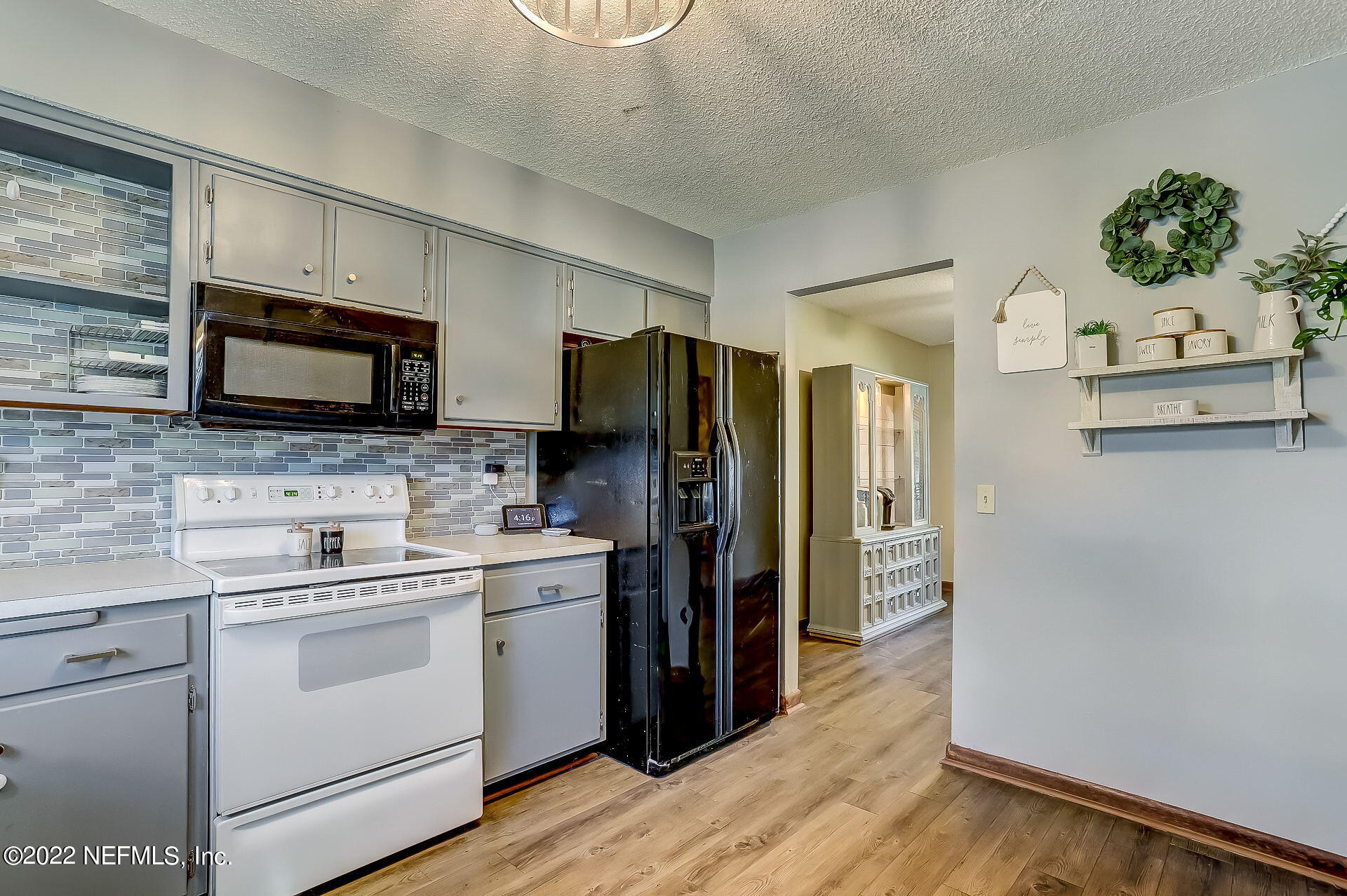 5255 Clarendon Road Jacksonville, FL 32205 - Photo 18 of 42 Kitchen towards dining room