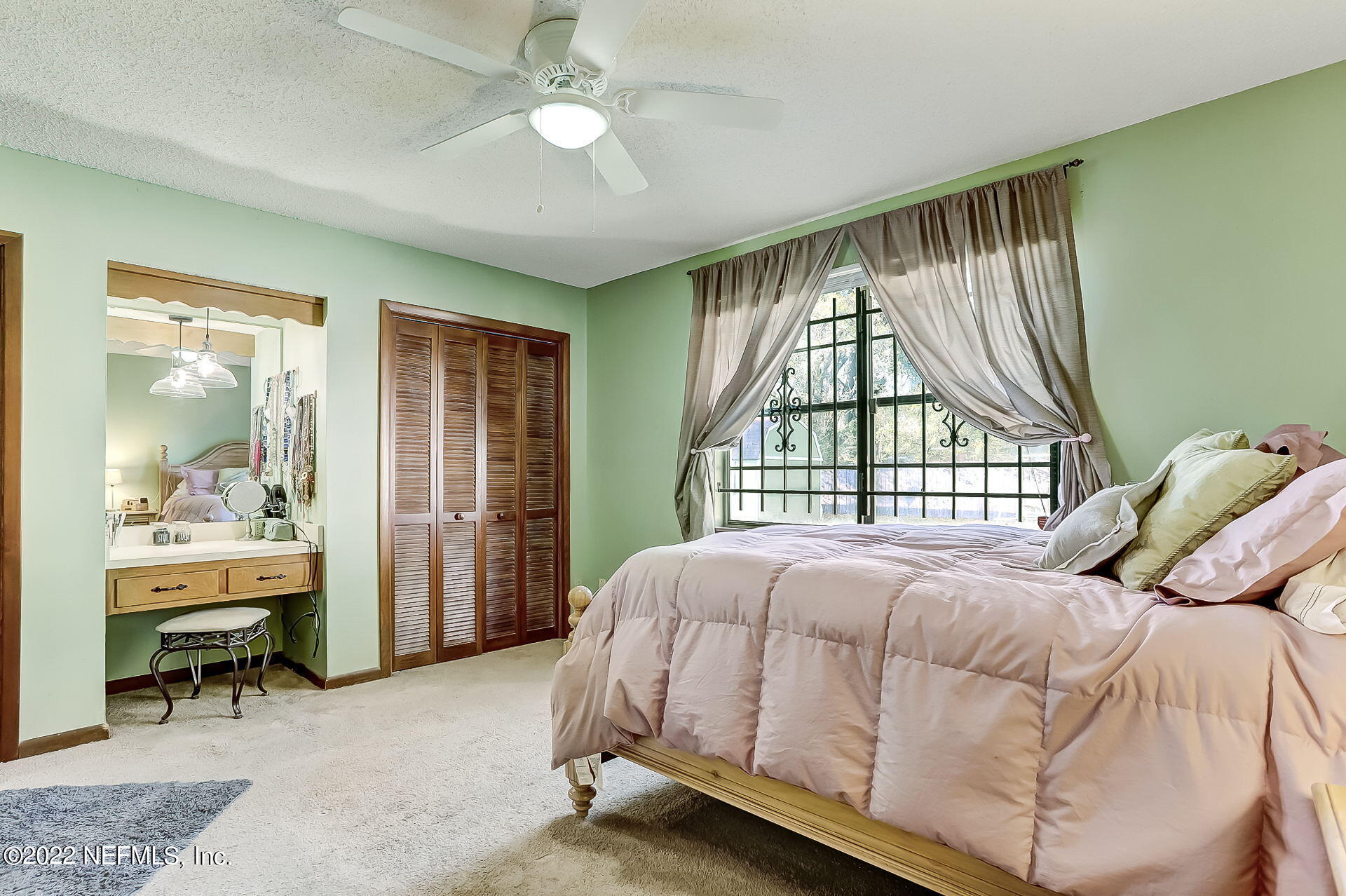 5255 Clarendon Road Jacksonville, FL 32205 - Photo 22 of 42 Master bedroom with dressing table