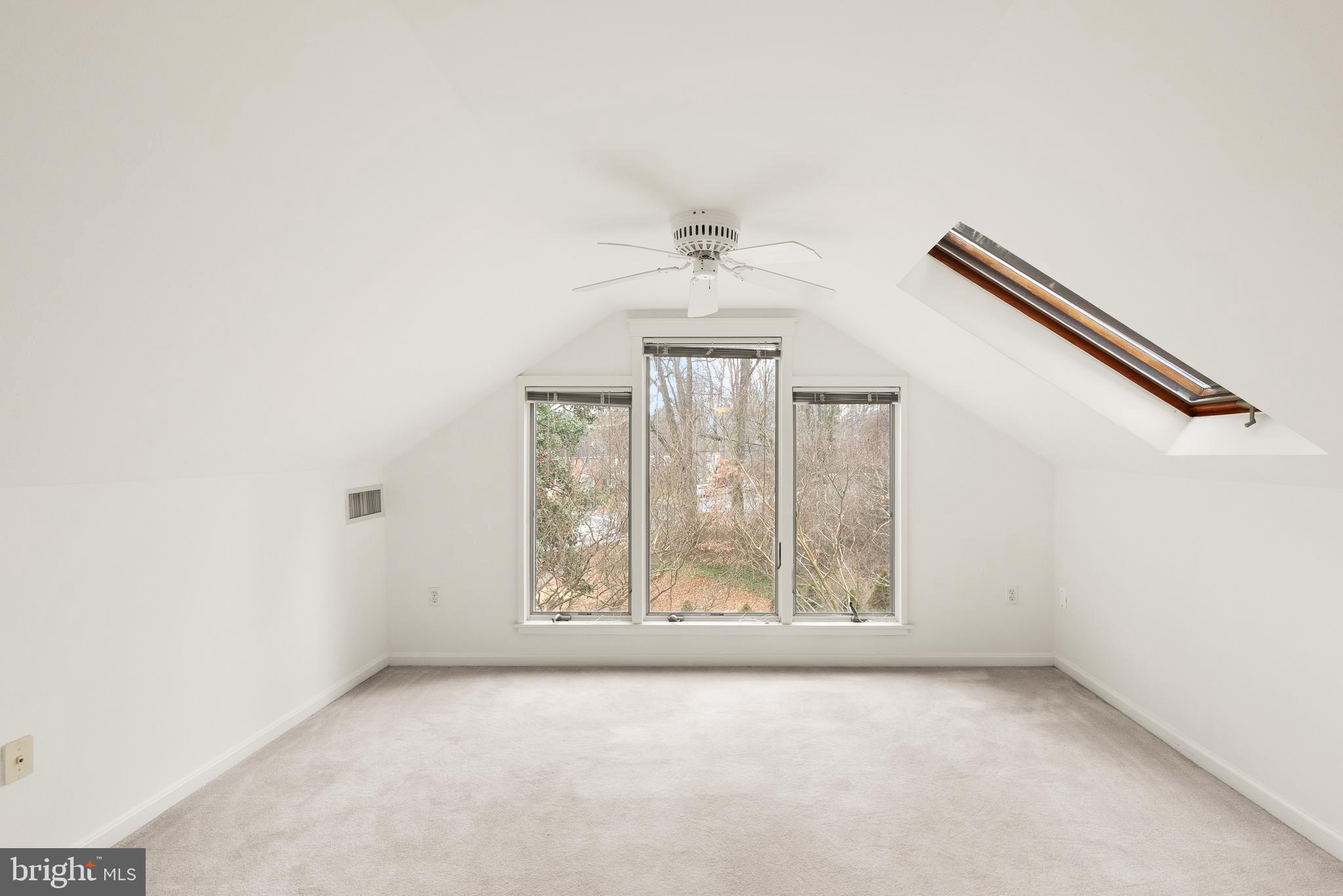 2928 Hunter Road Fairfax, VA 22031 - Photo 39 of 73 an empty room with windows