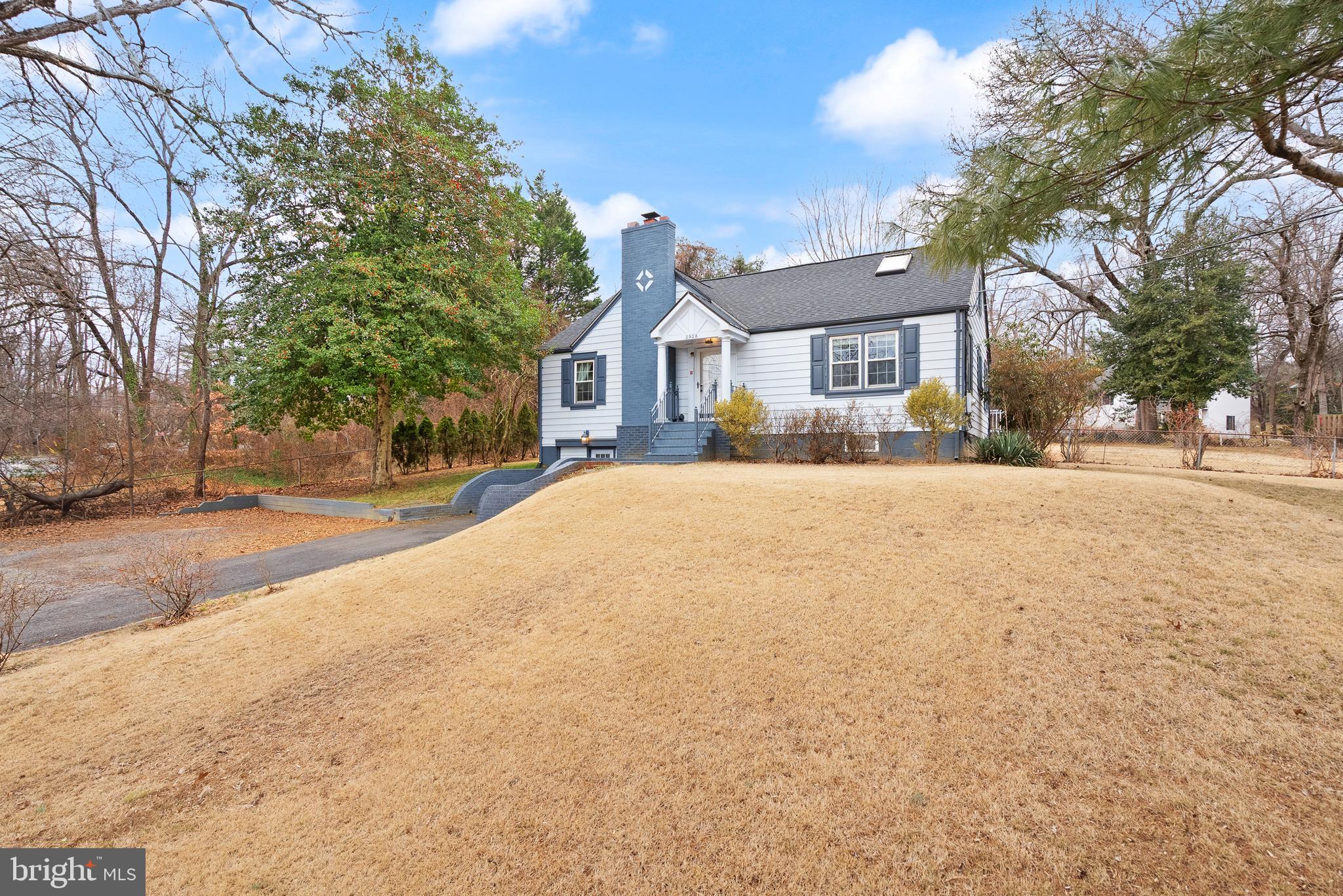 2928 Hunter Road Fairfax, VA 22031 - Photo 4 of 73