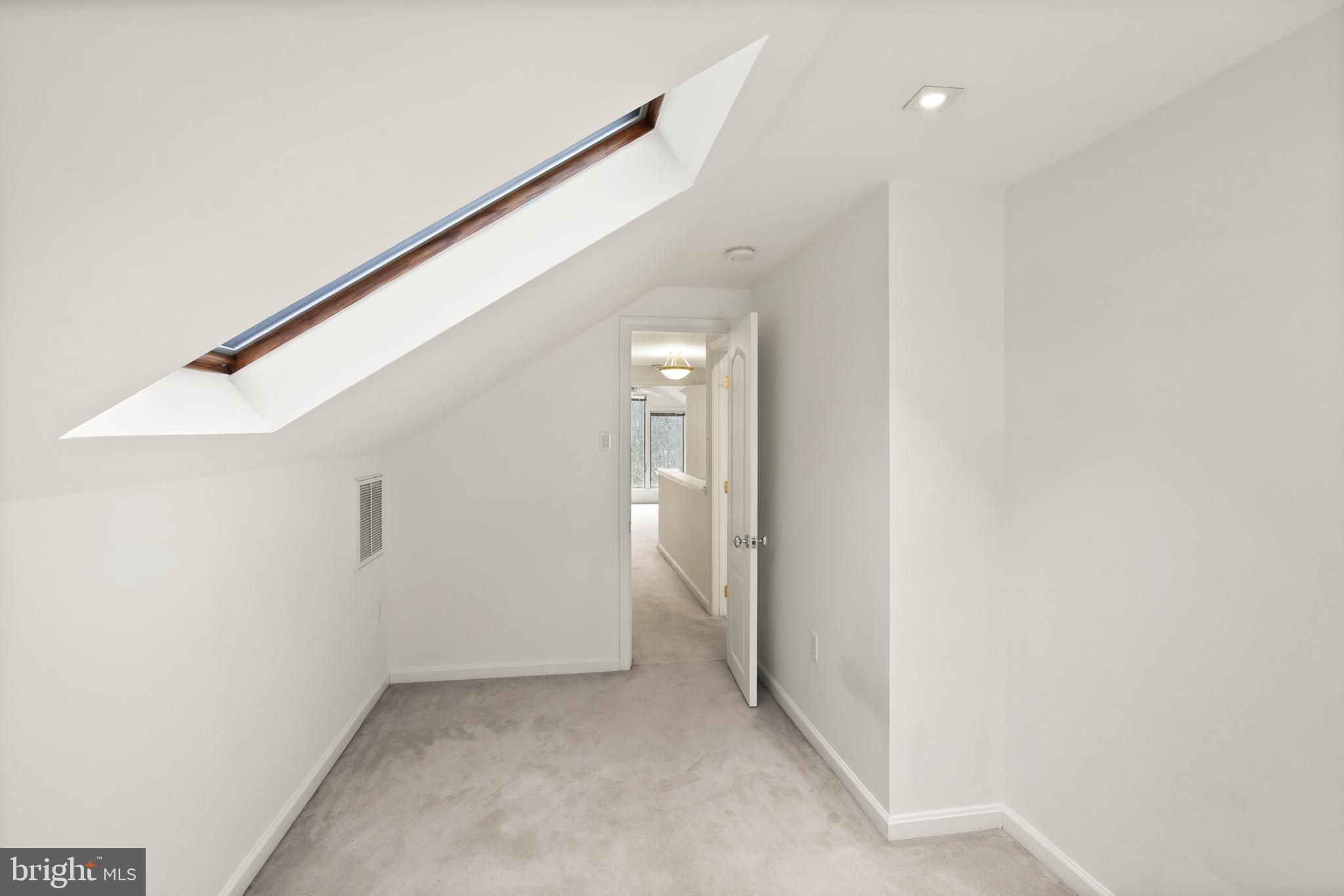 2928 Hunter Road Fairfax, VA 22031 - Photo 46 of 73