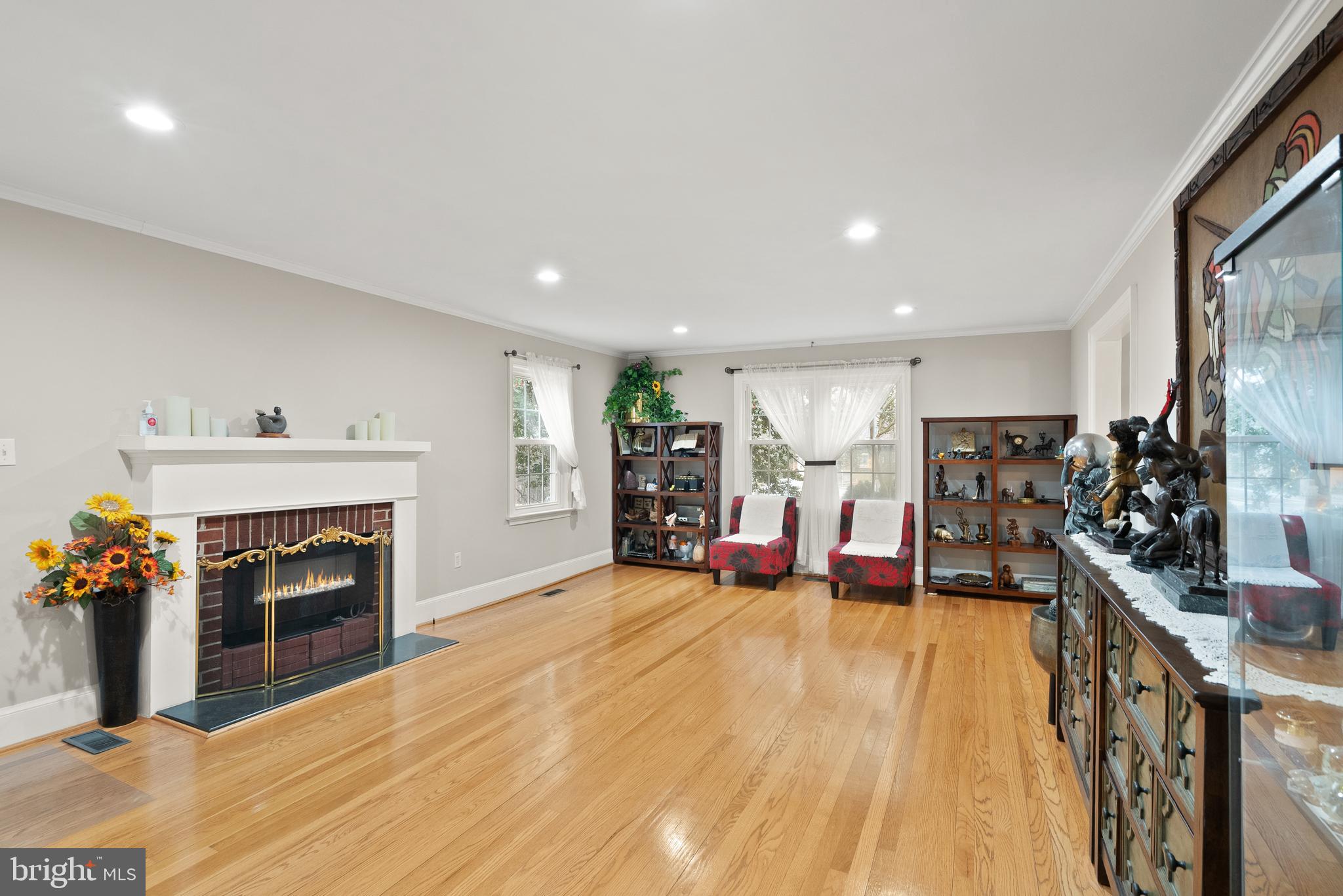 2928 Hunter Road Fairfax, VA 22031 - Photo 10 of 73