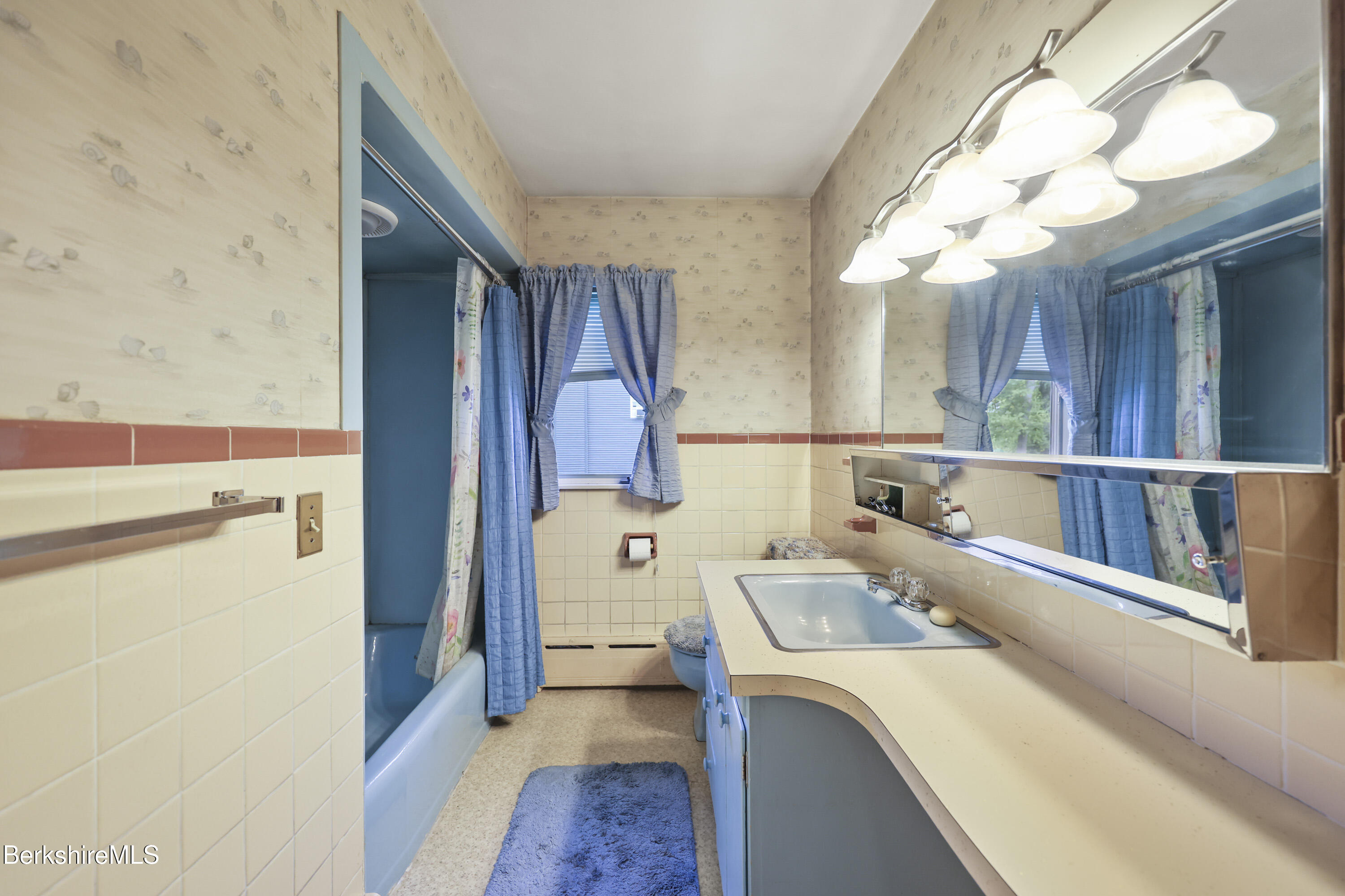 1070 Holmes Road Pittsfield, MA 01201 - Photo 27 of 36 Bathroom