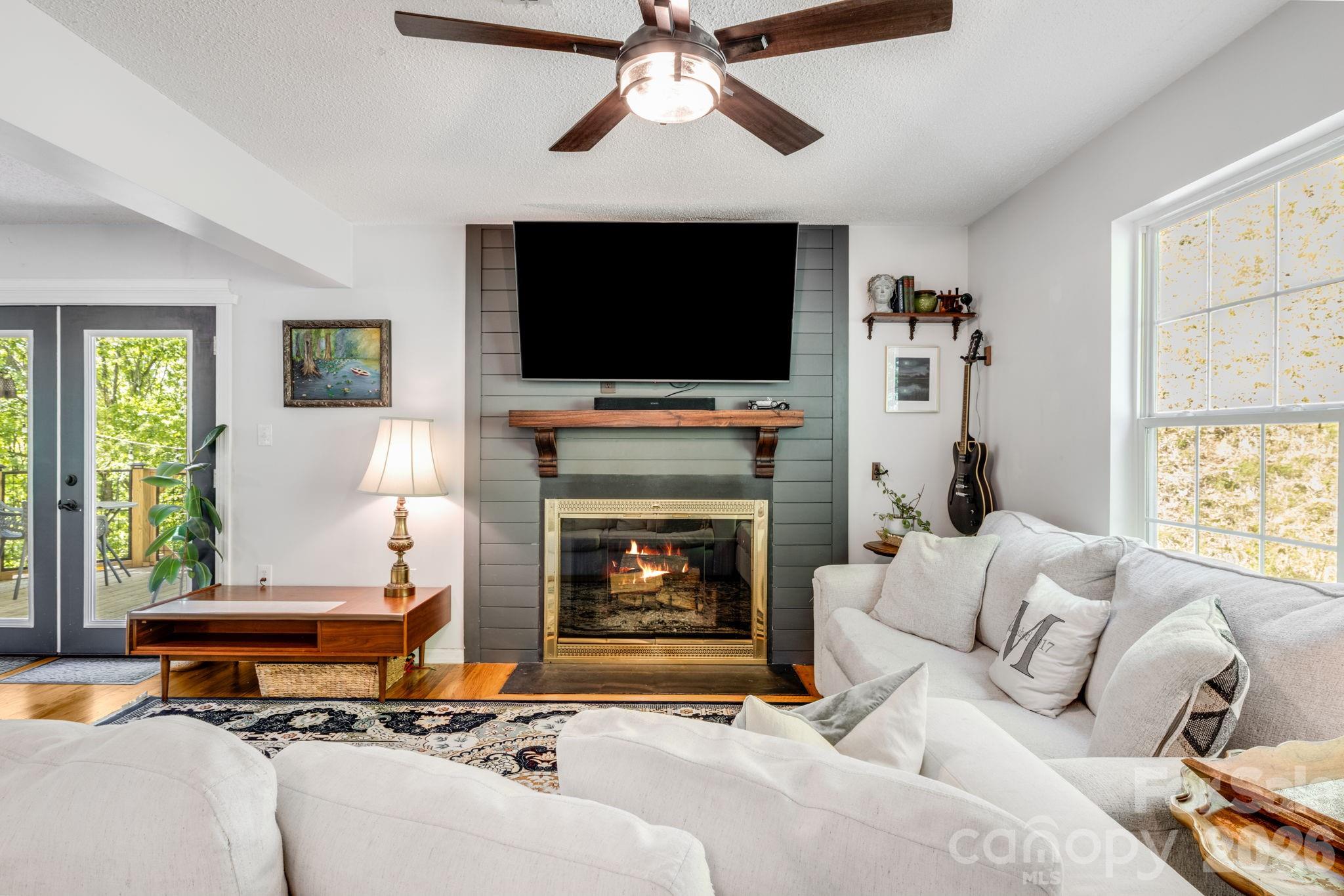 747 Osborne Road Clyde, NC 28721 - Photo 11 of 48