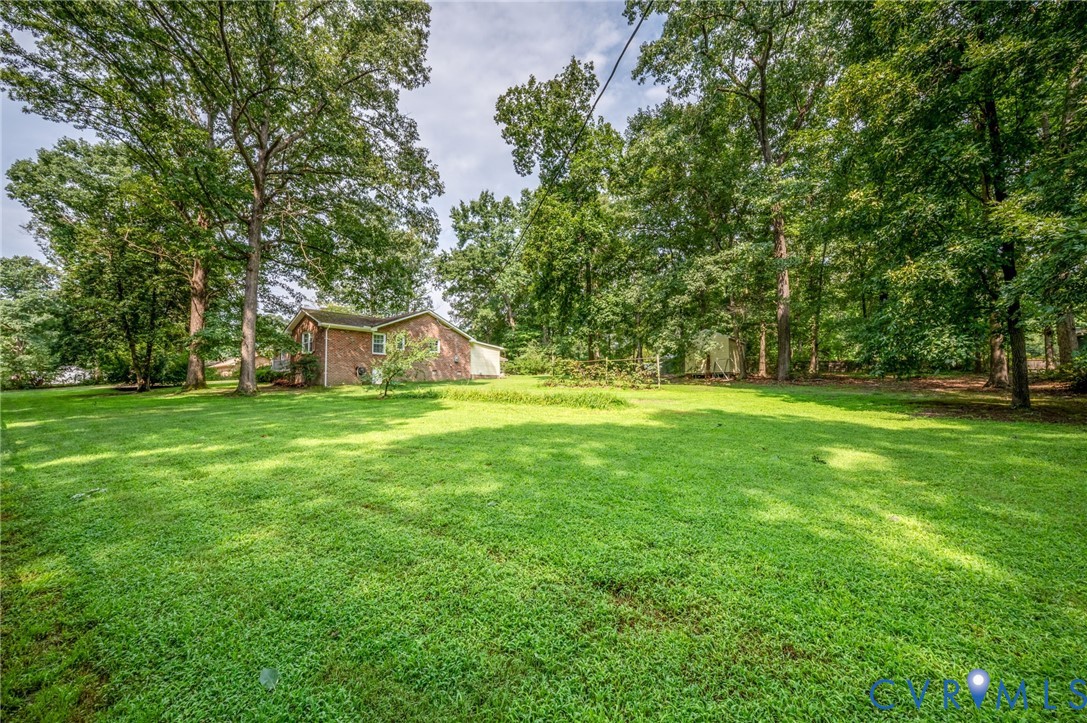 13703 Happy Hill Road Chester, VA 23831 - Photo 6 of 39 Gallery Image 6