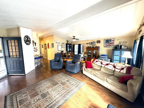 $109,500 | 221 West Herndon Avenue, Pinedale, CA 93650