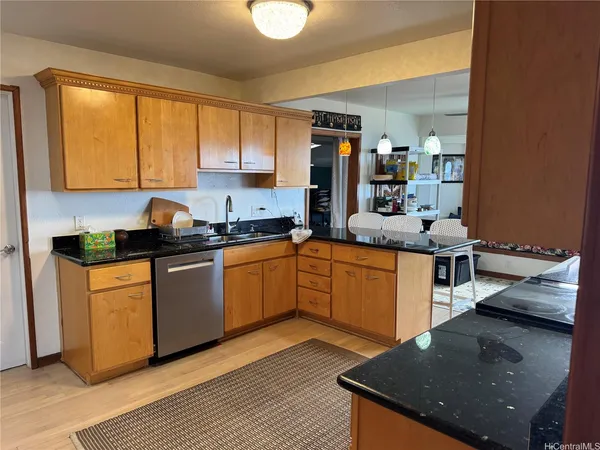 $8,500 | 411 Maono Loop, Honolulu, HI 96821