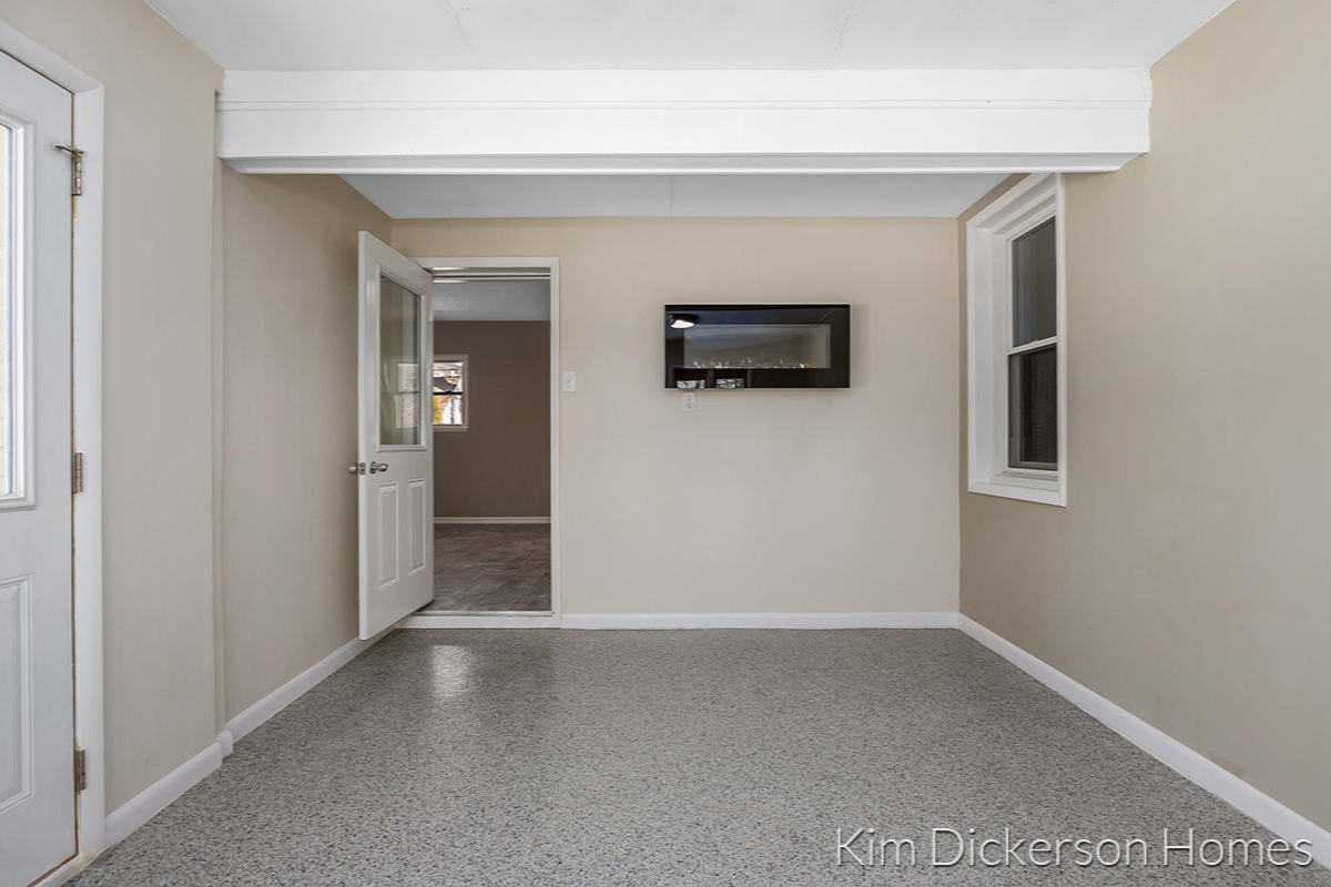 1270 West Giles Road Muskegon, MI 49445 - Photo 23 of 29 sun room