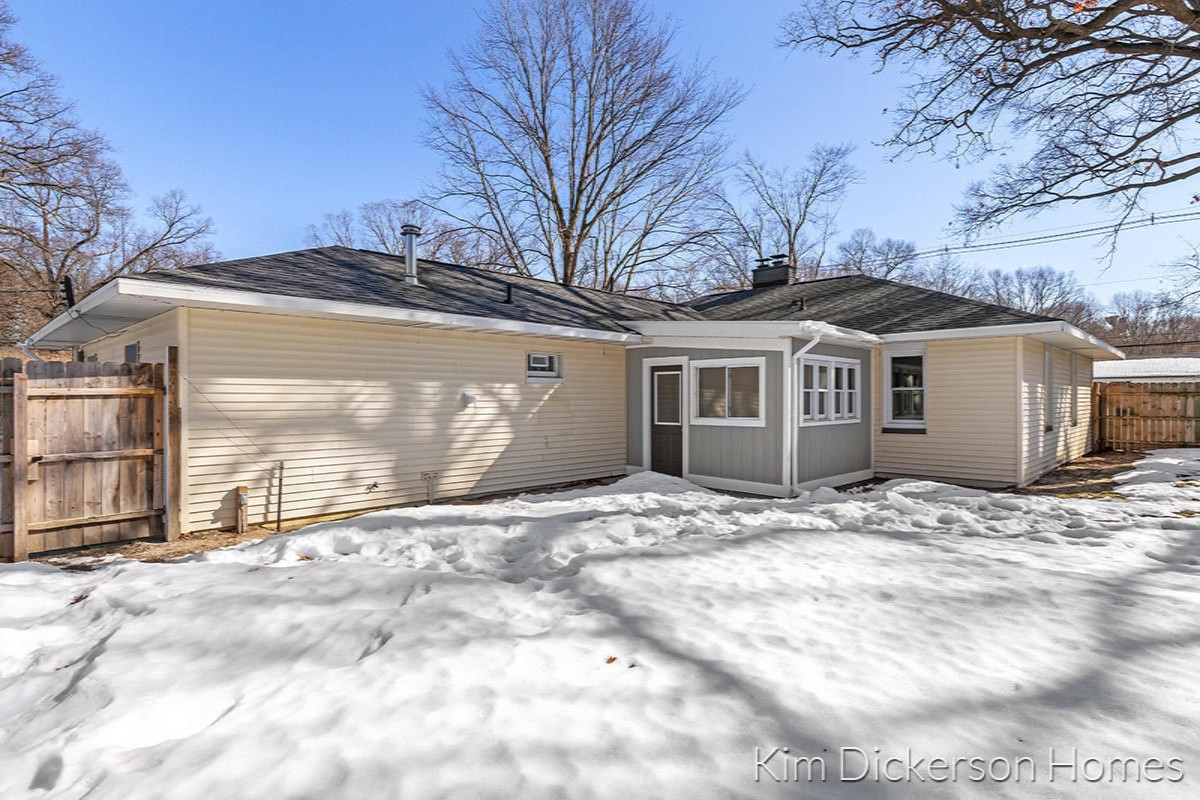 1270 West Giles Road Muskegon, MI 49445 - Photo 26 of 29 back view