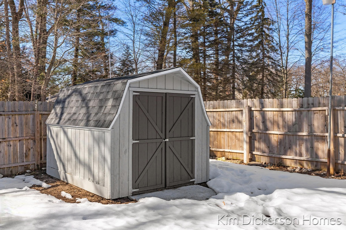 1270 West Giles Road Muskegon, MI 49445 - Photo 28 of 29 shed
