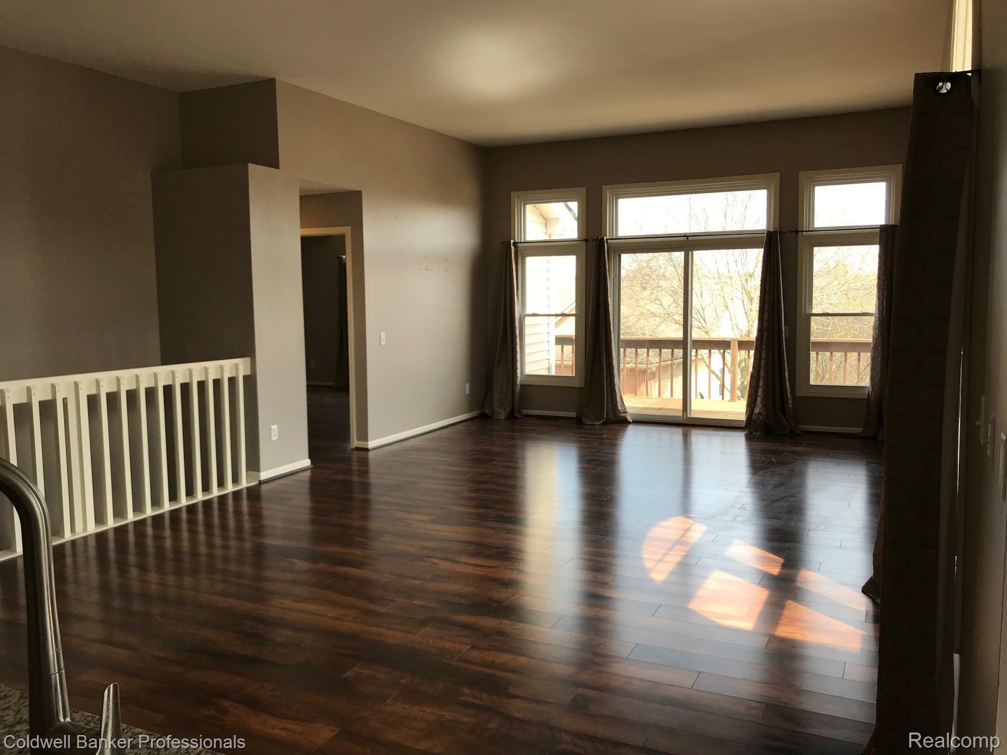 650 Summit Ridge Drive, Unit 22 Milford, MI 48381 - Photo 10 of 32 Picture 19.jpg