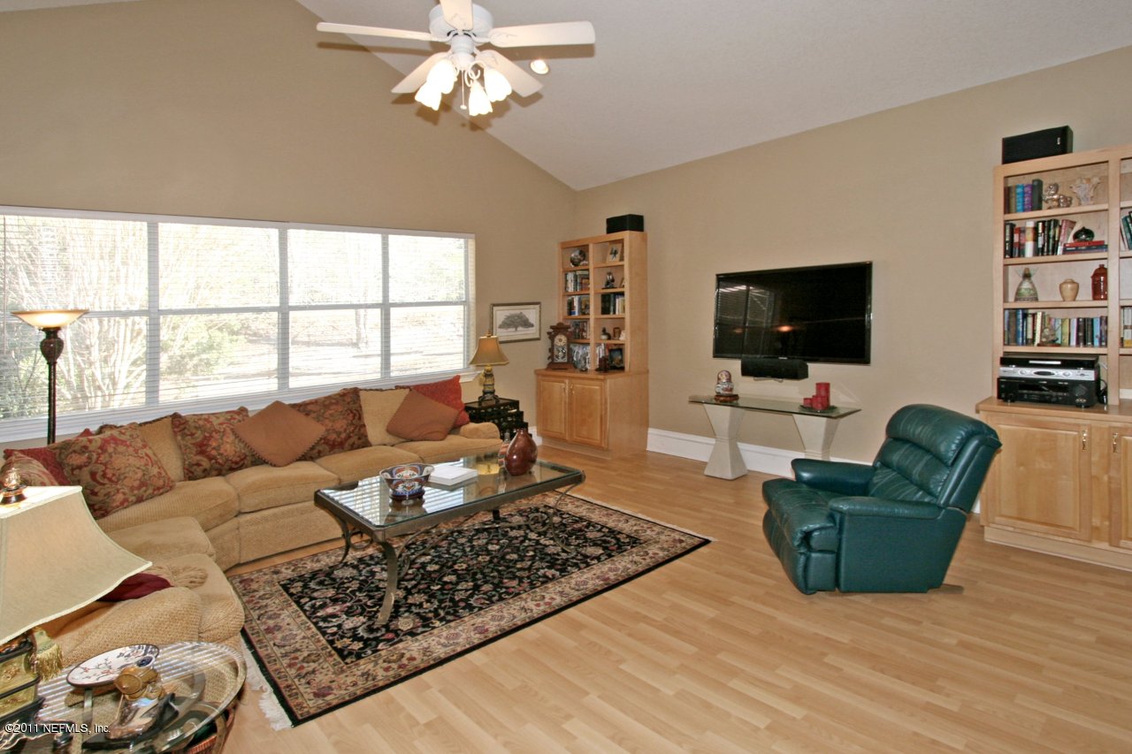 9949 Chelsea Lake Road Jacksonville, FL 32256 - Photo 12 of 19 Living.Family Room