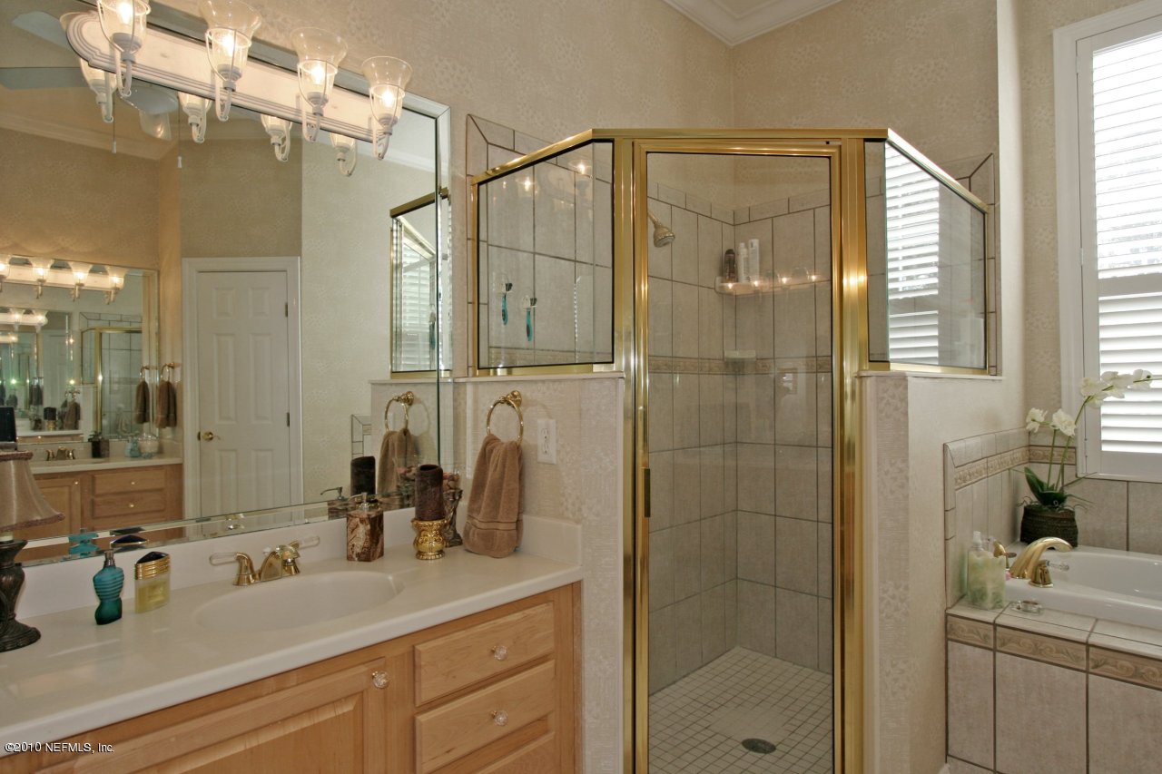 9949 Chelsea Lake Road Jacksonville, FL 32256 - Photo 10 of 19 Master Bath